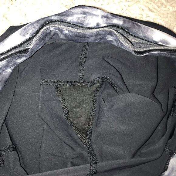 Lululemon Run: Inspire Crop Black 4 - Picture 8 of 8